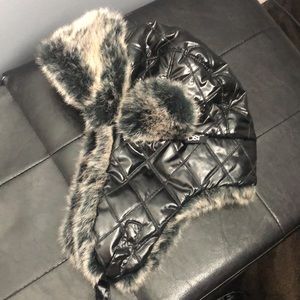 David & Young Women’s Puffer Quilted Bomber Hat